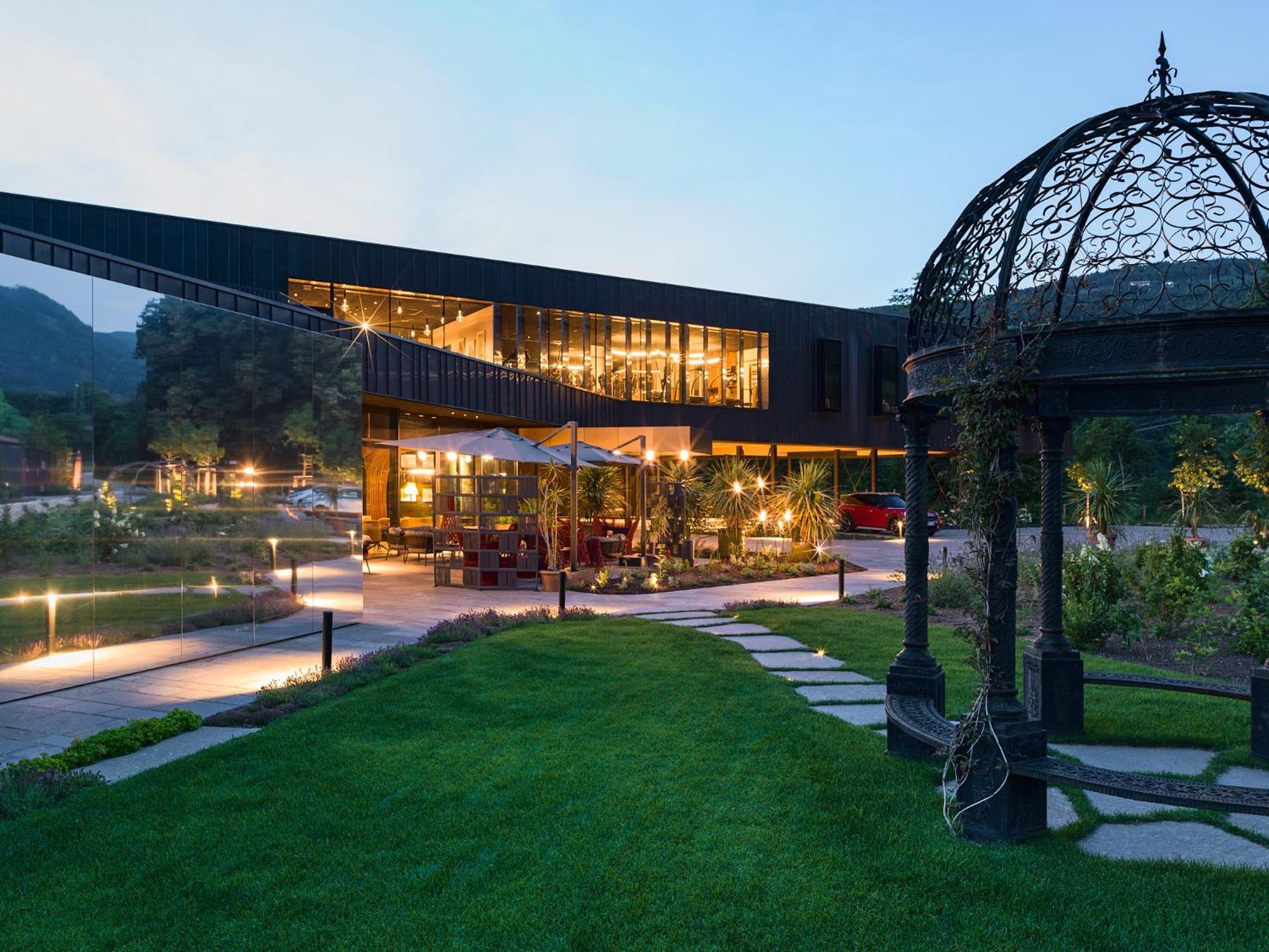 Manna Resort Montagna Exteriér fotografie